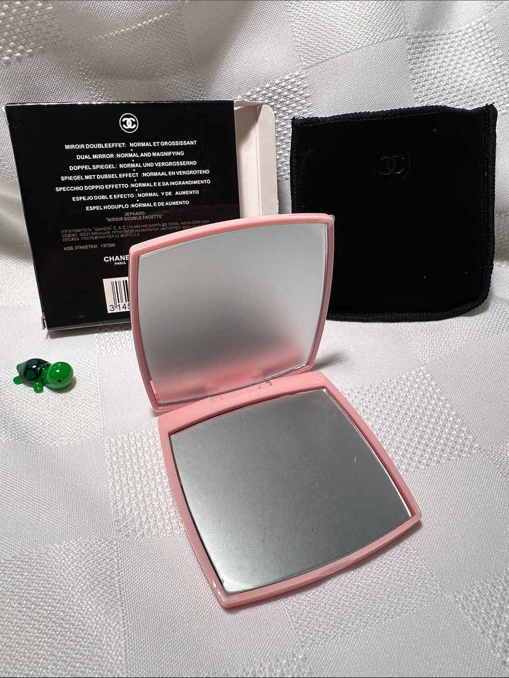 CHANEL Pink Foldable Double Mirror with Velvet Pouch - Picture 5 of 6